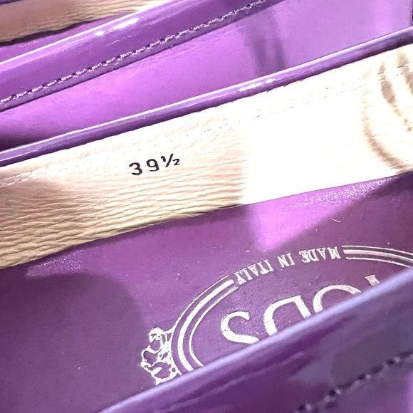 Tod's Gommino' Leather Loafers - Picture 8 of 9